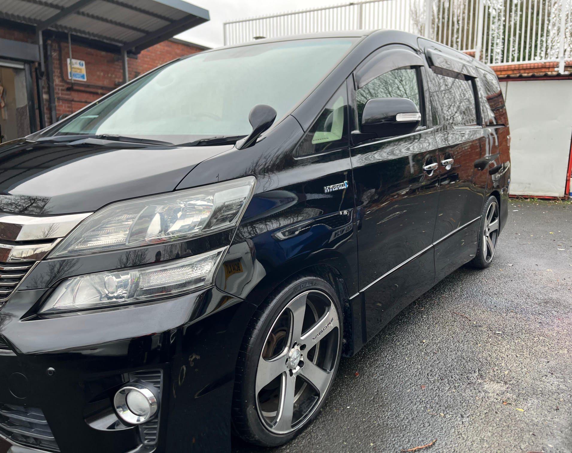 Toyota Vellfire - Hybrid 2.4 VVhT 7 Seats Business Edition Image